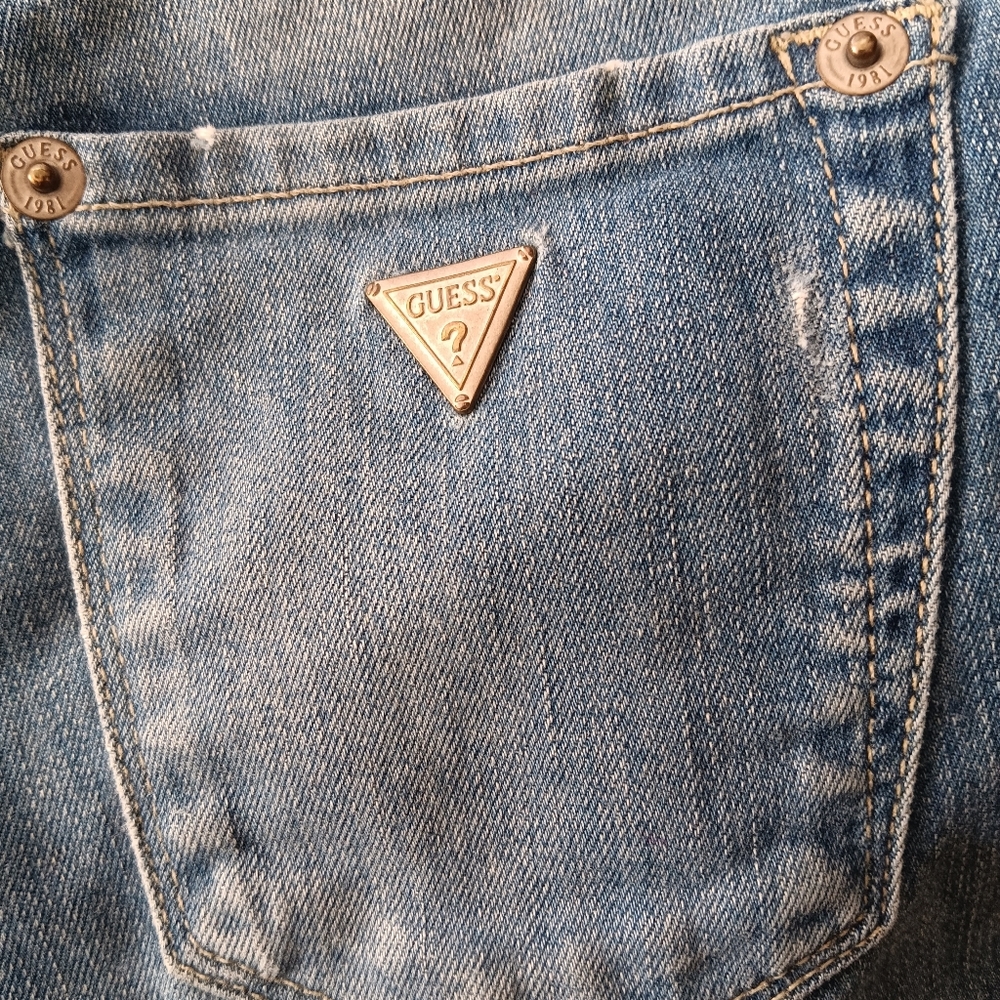 Guess Distressed Blue Jeans - Picture 15 of 16